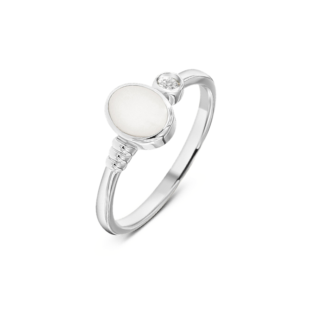 Elisa Muttermilchring in Silber mit ovalem weißem Muttermilchstein, kleinem klarem Zirkonia und gerilltem Ringband