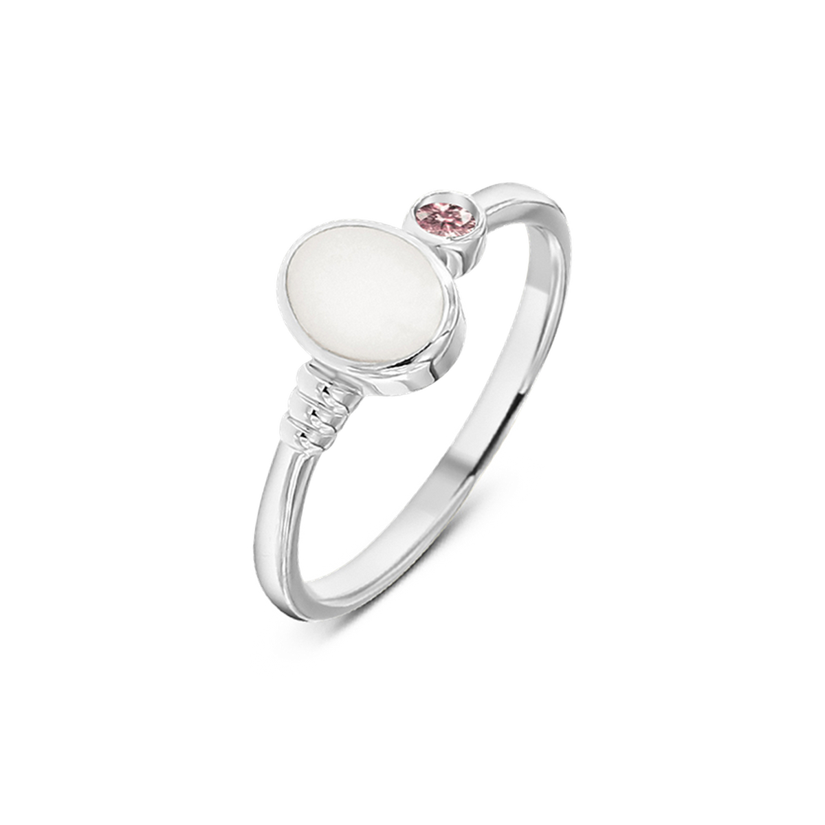 Silberner Ring mit einer runden, weißen Muttermilch-Kunstharzfläche und einem kleinen, pinken Stein.
